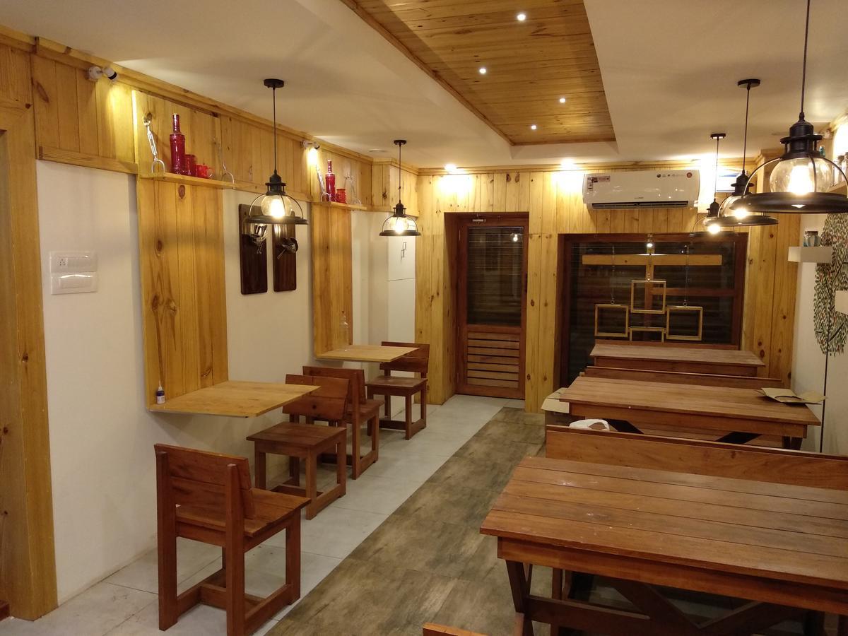 Hotel Park Avenue Kochi Buitenkant foto