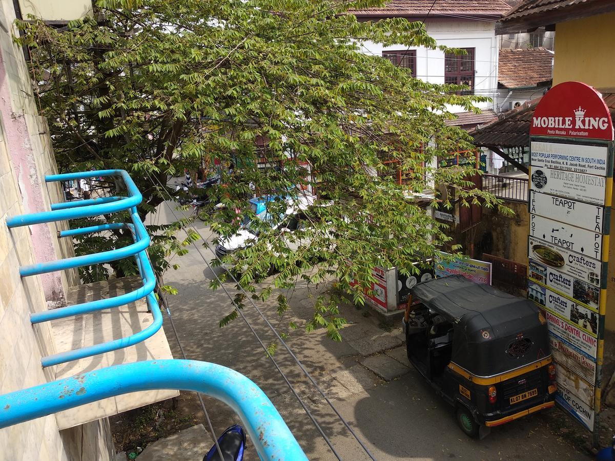 Hotel Park Avenue Kochi Buitenkant foto