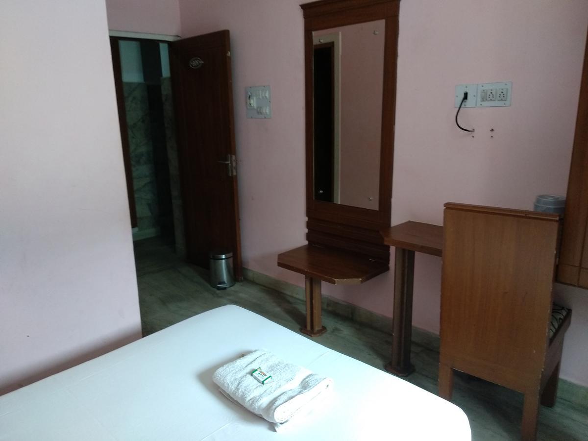 Hotel Park Avenue Kochi Buitenkant foto